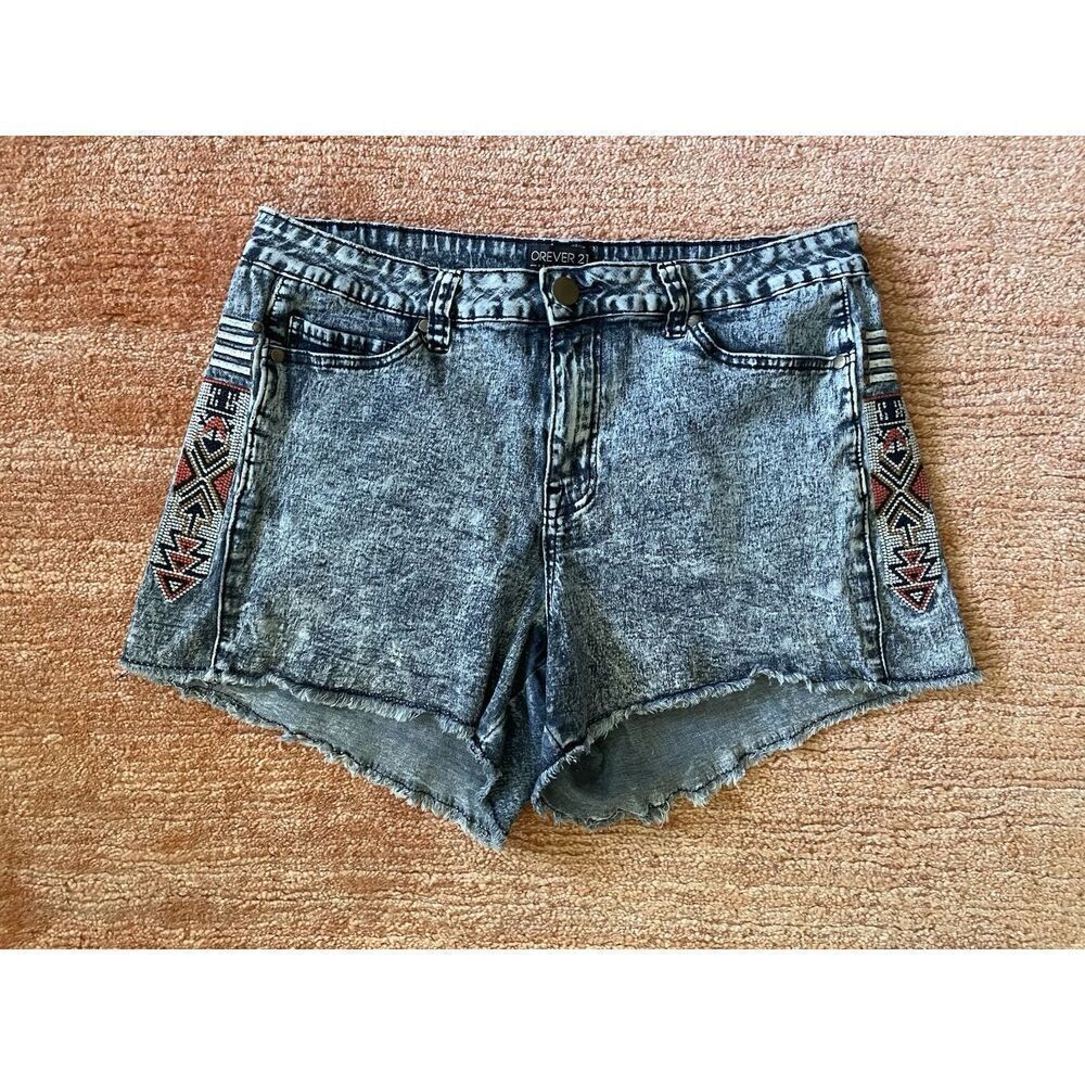 Forever 21 Plus Size 16 Denim Shorts Gray Acid Wash Beaded Aztec Sides Raw Hem